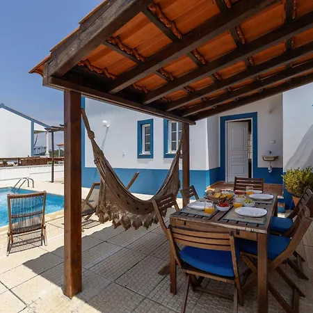 Casa Burgues Mar & Lagoa بيت للعطل Óbidos