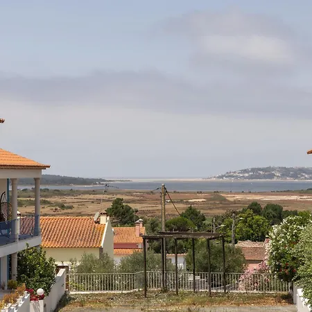 Casa Burgues Mar & Lagoa بيت للعطل Óbidos